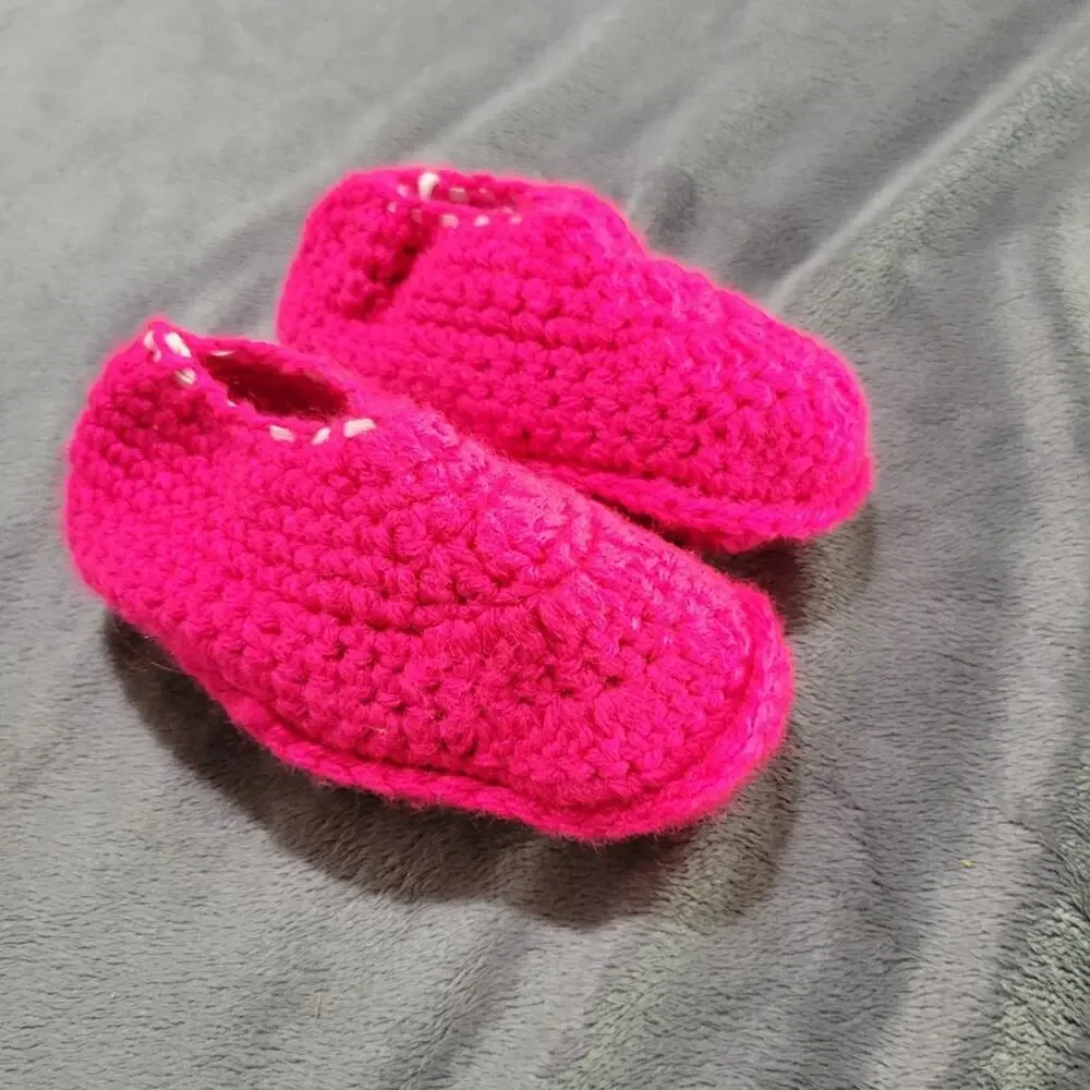 Hand Crochet Baby Slipper Shoes Girls 6/7 Houseshoes Barbie Pink Comfort Stretch